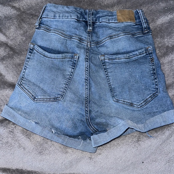 High Rise Stretchy Shorts - Picture 4 of 7